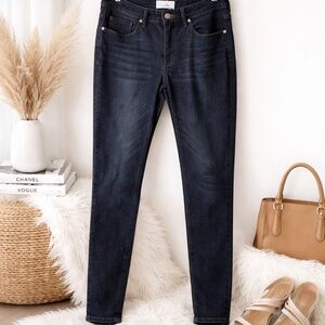 Denizen Levi’s Dark Blue Jeans. Good Condition. Size 8. Skinny